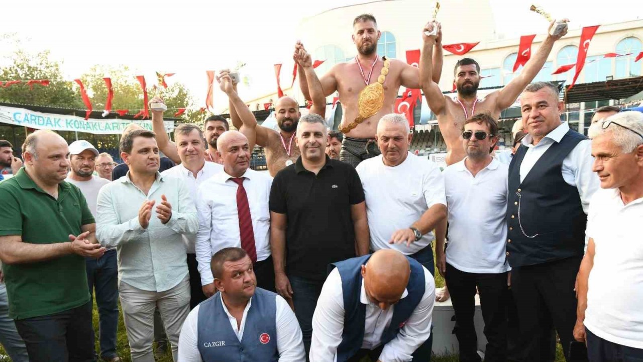 289 Geleneksel Çardak Yağlı Pehlivan Güreşlerinde başpehlivan Nedim