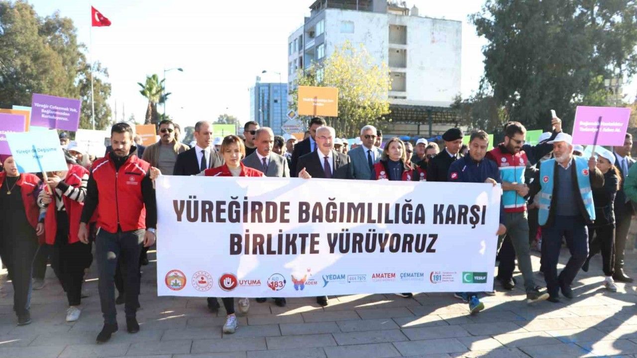 Adana’da 750 kişi bağımlılığa karşı yürüdü