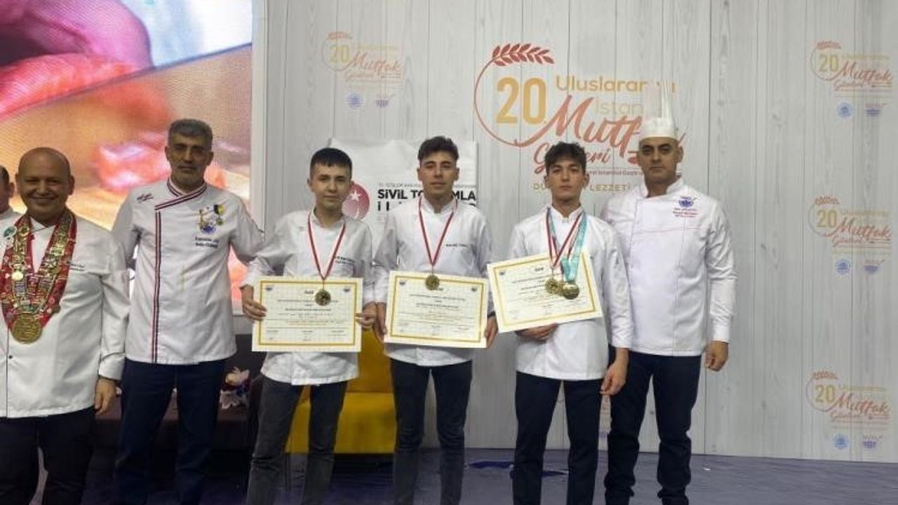 Aşçılık programı öğrencilerinden altın madalya