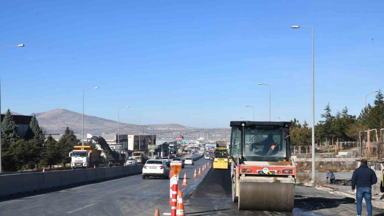 Büyükşehir’den Fatih Sultan Mehmet Bulvarı’nda 40 milyon TL’lik ‘asfalt’ çalışması