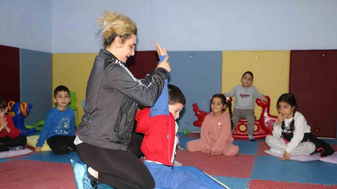 Diyarbakır’da çocuklar spor yaparak zinde tutuluyor