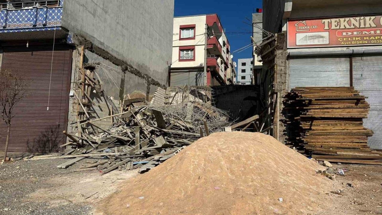 Gaziantep’te beton dökümü sonrası inşaat çöktü: 1’i ağır 2 yaralı