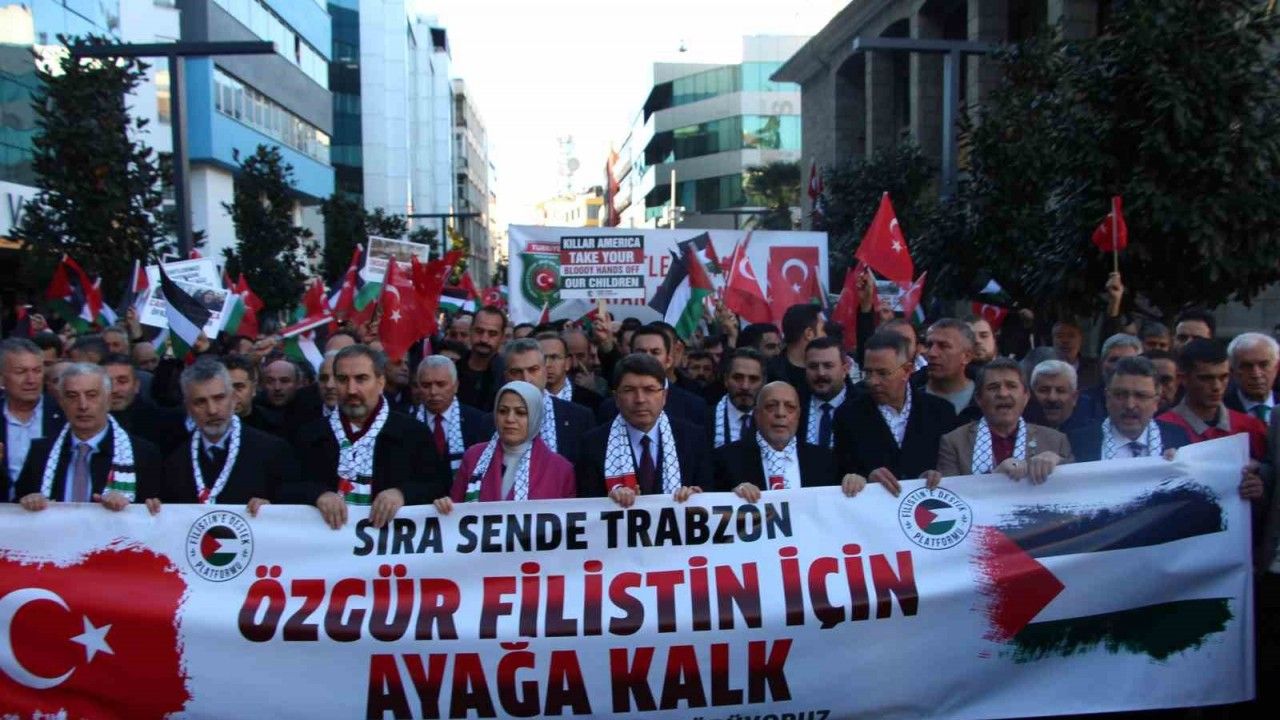 HAK-İŞ Filistin’e destek için Trabzon’da miting düzenledi