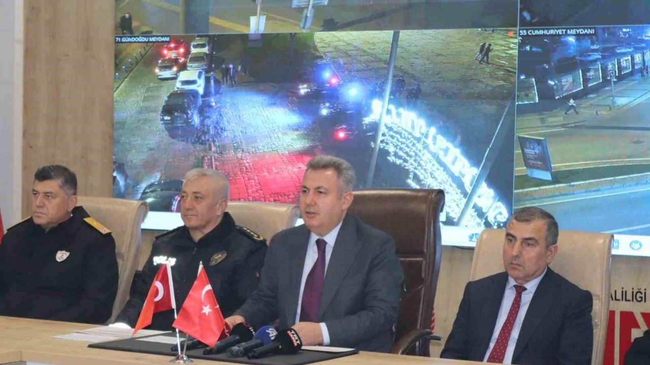 İzmir Valisi Elban: “İzmir’de 781 noktada 8 bin 113 emniyet personelimiz görev başında”