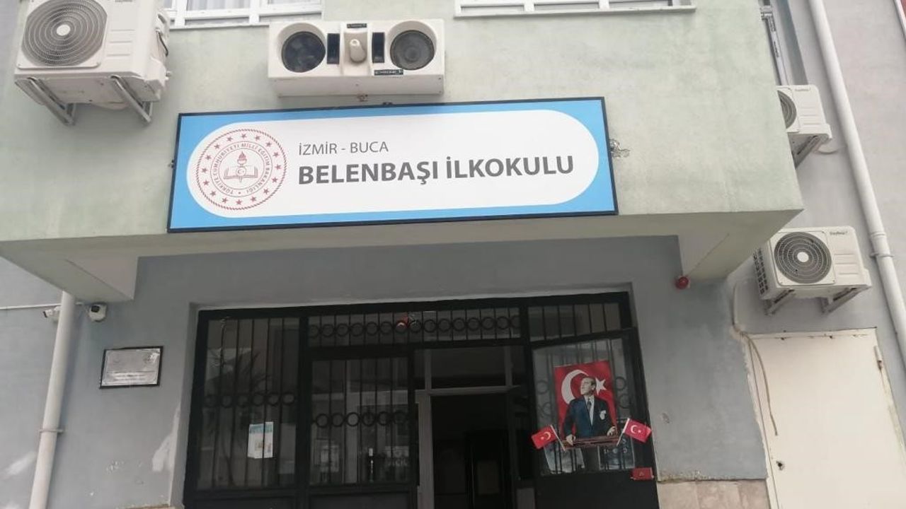 İzmir’deki o okuldan Esat Oktay Yıldıran’ın adı kaldırıldı