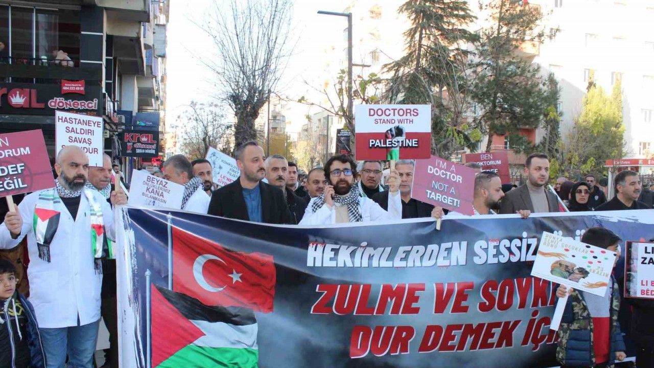 Siirt’te sağlık çalışanları 7 haftadır Filistin’e destek için ’sessiz yürüyüş’ yapıyor