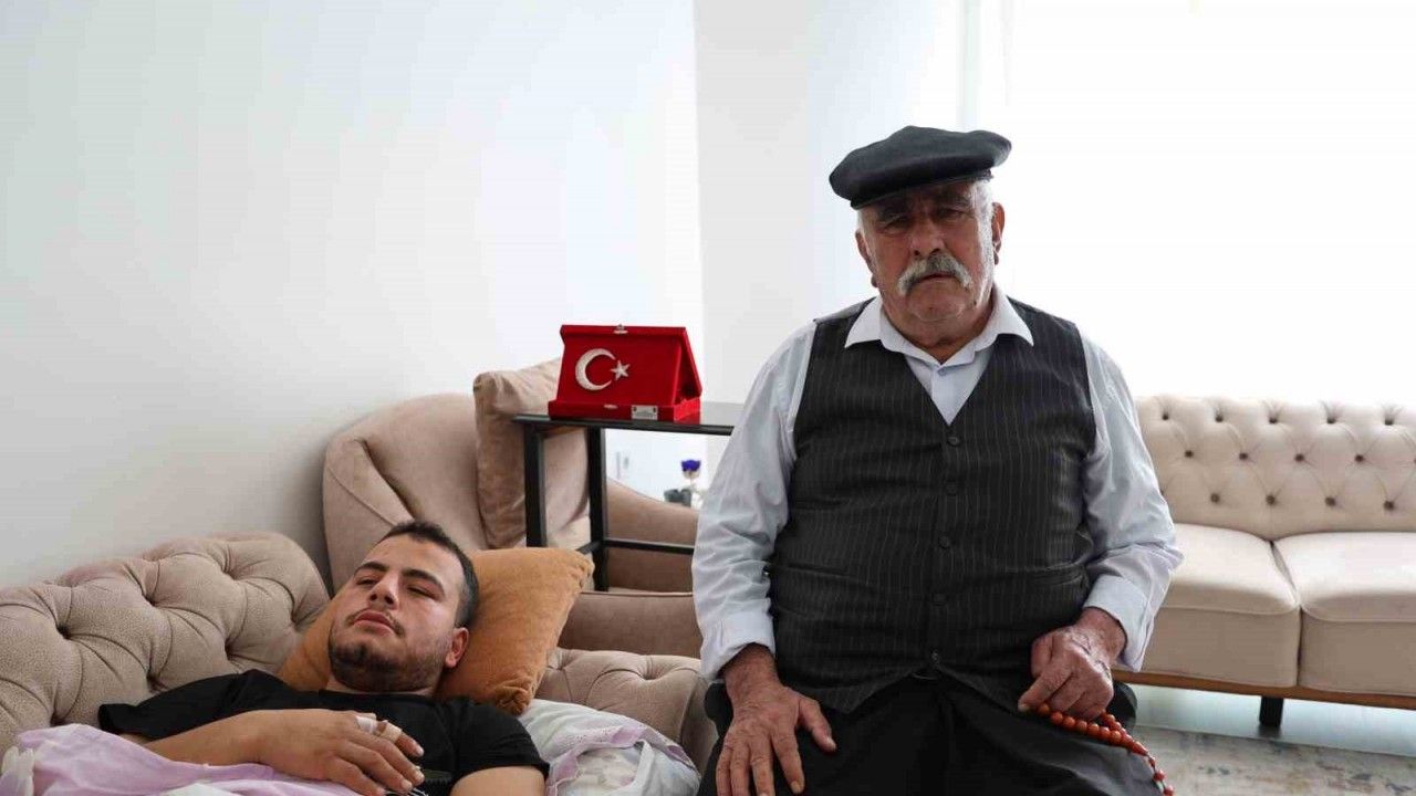 Yaralı askerin dedesi Mehmet Gürbak: “74 torunum var, 5 tanesi cephede”