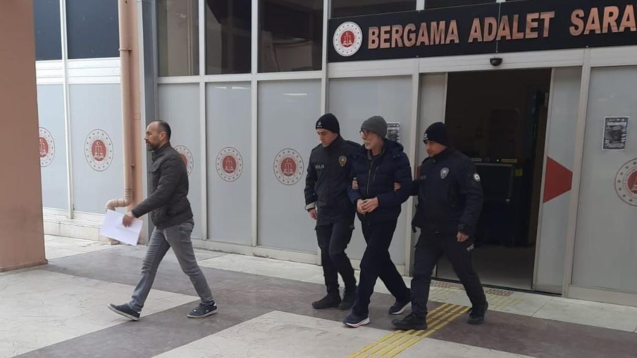 İzmir’de uyuşturucu tacirinin evine polis baskını