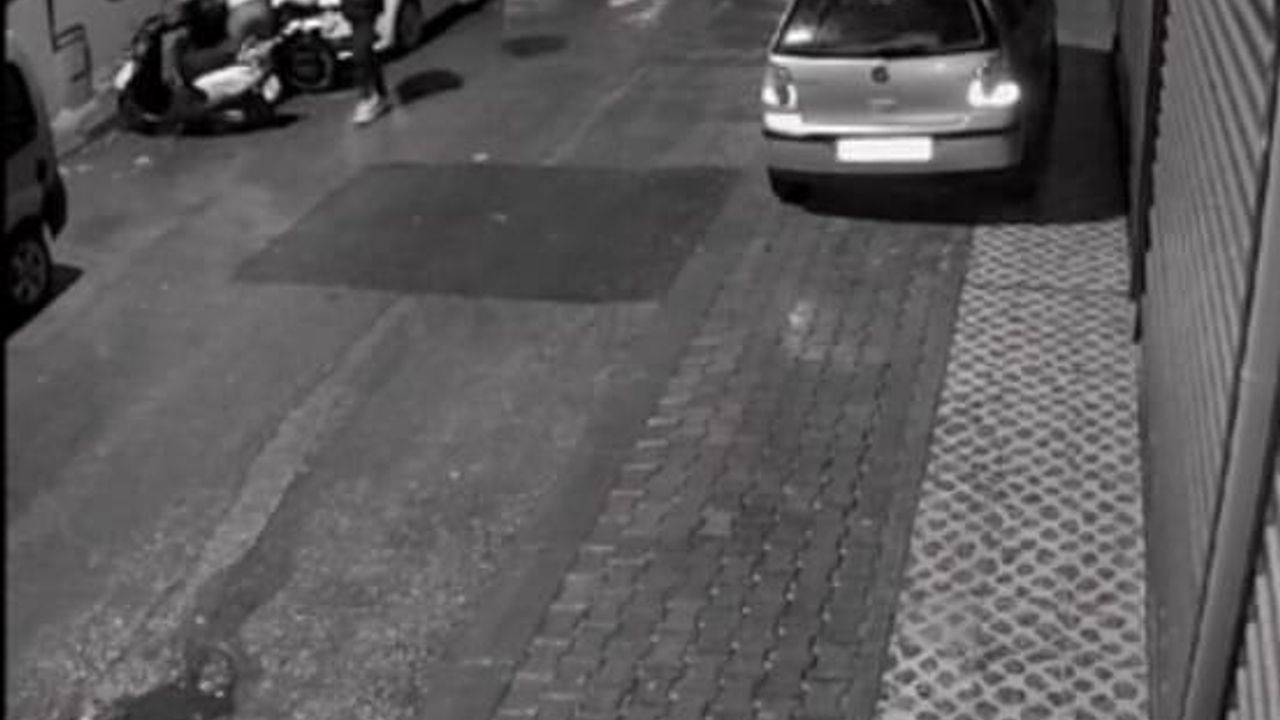 İzmir’deki motosiklet hırsızlığı güvenlik kameralarına yansıdı