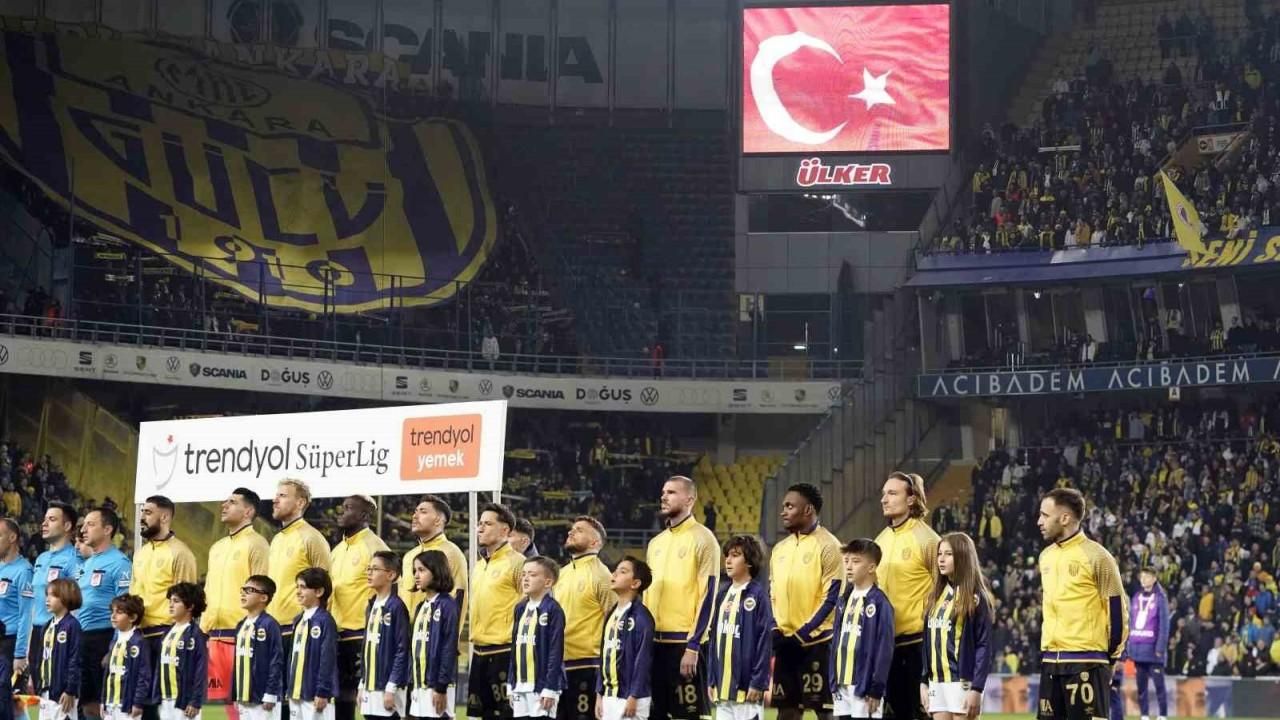 Trendyol Süper Lig: Fenerbahçe: 0 - MKE Ankaragücü: 1 (Maç devam ediyor)