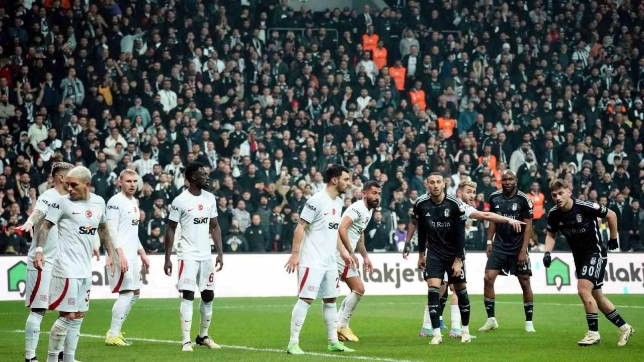 Trendyol Süper Lig: Beşiktaş: 0 - Galatasaray: 1 (İlk Yarı)