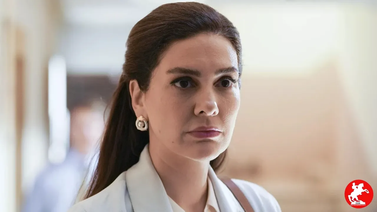 Bergüzar Korel’in Bikinili Pozu Sosyal Medyayı Salladı! 25 Kilo Verdi, Fit Hali Göz Kamaştırdı