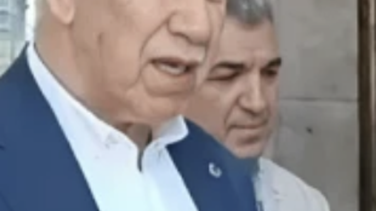 Bülent Arınç: Türk Siyasetinin Sessiz Gücü