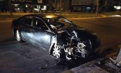 Kaza yaptı, aracı bırakarak kaçtı