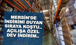 Mersin'de o avm nin önünde kuyruk oluştu ! Yetişen alıyor, Pirinç, Mercimek, Ayçiçek yağı ve temizlik malzemesi..