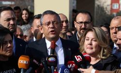 CHP Genel Başkanı Özel’in katıldığı tren kazası davası ertelendi
