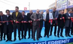 Edremit’te AK Parti’nin seçim koordinasyon merkezi törenle açıldı