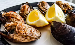 “Midye ve Kumpir Güvenli mi?” Ortaköy’deki Acı Olay Sonrası Sokak Lezzetleri Yeniden Tartışılıyor