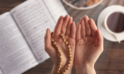 Tahiyyat Duası Anlamı, Türkçe Meali ve Detaylı Tefsiri