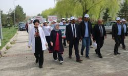 Bayburt’ta Kanser Haftası dolayısıyla yürüyüş yapıldı