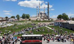 Edirne Selimiye Meydanı’na turist akını