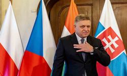 Slovakya Başbakanı Fico, uğradığı suikast girişiminde yaralandı
