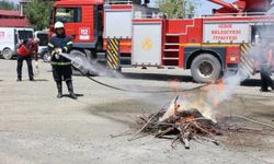Iğdır Belediyesi İtfaiye Müdürlüğü ekipleri canlı kurtarma ve yangın tatbikatı gerçekleştirdi