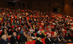 ALİŞAN KAPAKLIKAYA’NIN “YAŞAMIN TEMELİ: İLETİŞİM VE ANLAYIŞ” KONULU KONFERANSI YOĞUN KATILIMLA GERÇEKLEŞTİ