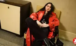 Demet Özdemir Şimdi Böyle Biriymiş'in şarkı sözleri nedir?