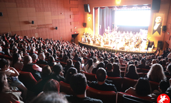 BÜYÜKŞEHİR BELEDİYESİ KENT ORKESTRASI İLK KONSERİNDE MÜZİKSEVERLERDEN TAM NOT ALDI