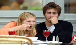 First Date’ı Stres Kaynağı Olmaktan Çıkarın ve Keyfe Dönüştürün