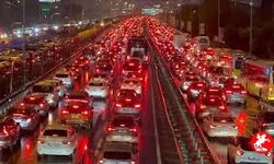 İstanbullu Bir Yılda 105 Saatini Trafikte Kaybetti!