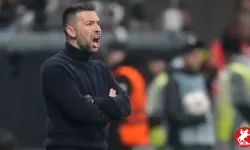 Ajax, ligin bitimine bir hafta kala liderliği PSV Eindhoven'a kaptırdı