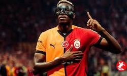 Galatasaray Victor Osimhen'e yaptığı teklifi güncelledi! Takımda bayram havası yaşanıyor