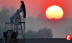 Brent Petrol Sert Düştü: Piyasalar Dalgın, Fiyatlar Geriliyor
