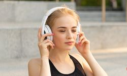 Bluetooth Kulaklıkta Ses Gecikmesi Sizi de Delirtiyorsa Sebepleri ve Kesin Çözüm Yolları Burada!