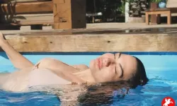 Demet Özdemir Tatilde Fırtına Gibi Esti! Bikinili Pozları Sosyal Medyayı Salladı