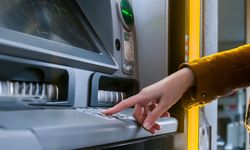Bankalarda Şok Düzenleme! ATM'den Para Yatırma Limitleri Düşürüldü, Yeni Kurallar 2026'da Başlıyor!