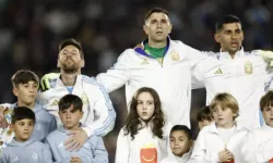 Messi'nin Veda Maçında Gözyaşları Döküldü! Arjantin'e Son Vedası İçin 2 Gol Attı!
