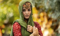 Hande Erçel Osmanlı Sultanı Gibi! Yeni Filmdeki Görünümüyle Büyüledi!