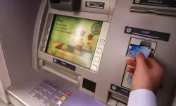 ATM'ye Kirayı Yatırıp Onay Tuşuna Basmadılar! Yoldan Geçen O Kişi Parayı Alıp Gitti!