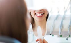 Antalya’da Güzel Gülüşlere Açılan Kapı: Deans Dental