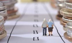 Milyonların Hayatı Değişiyor! İngiltere’de Yeni Emeklilik Sistemi Alarm Veriyor: İşte Detaylı Rehber