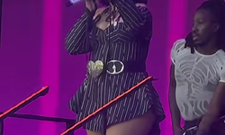 Nelly Furtado Aldığı Kilolarla Dikkat Çekti!!