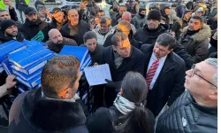 Martı TAG ve Oğuz Alper Öktem’den İzmir’de Dev Hamle: 48 Bin İmza UKOME’ye Sunuldu