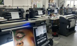 Bayraksan Tekstil ile Markanızı Öne Çıkaran Işıklı Reklam Çözümleri