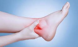 Geceleri Ayak Ağrısı Neden Olur? Uykudan Uyandıran Sancının Sebepleri Neler?