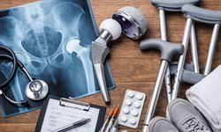 Kalça Protezi Ameliyatı: Öncesi, Sonrası ve Riskleri