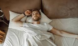 Gece Uykusu Neden Bölünüyor? Uzmanlara Göre Sebepler Şaşırtıcı Olabilir
