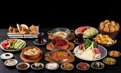 Moss Lounge Sahurda Kapılarını Açtı: İş İnsanı Adem Özen Öncülüğünde Ramazan’a Özel Hizmet